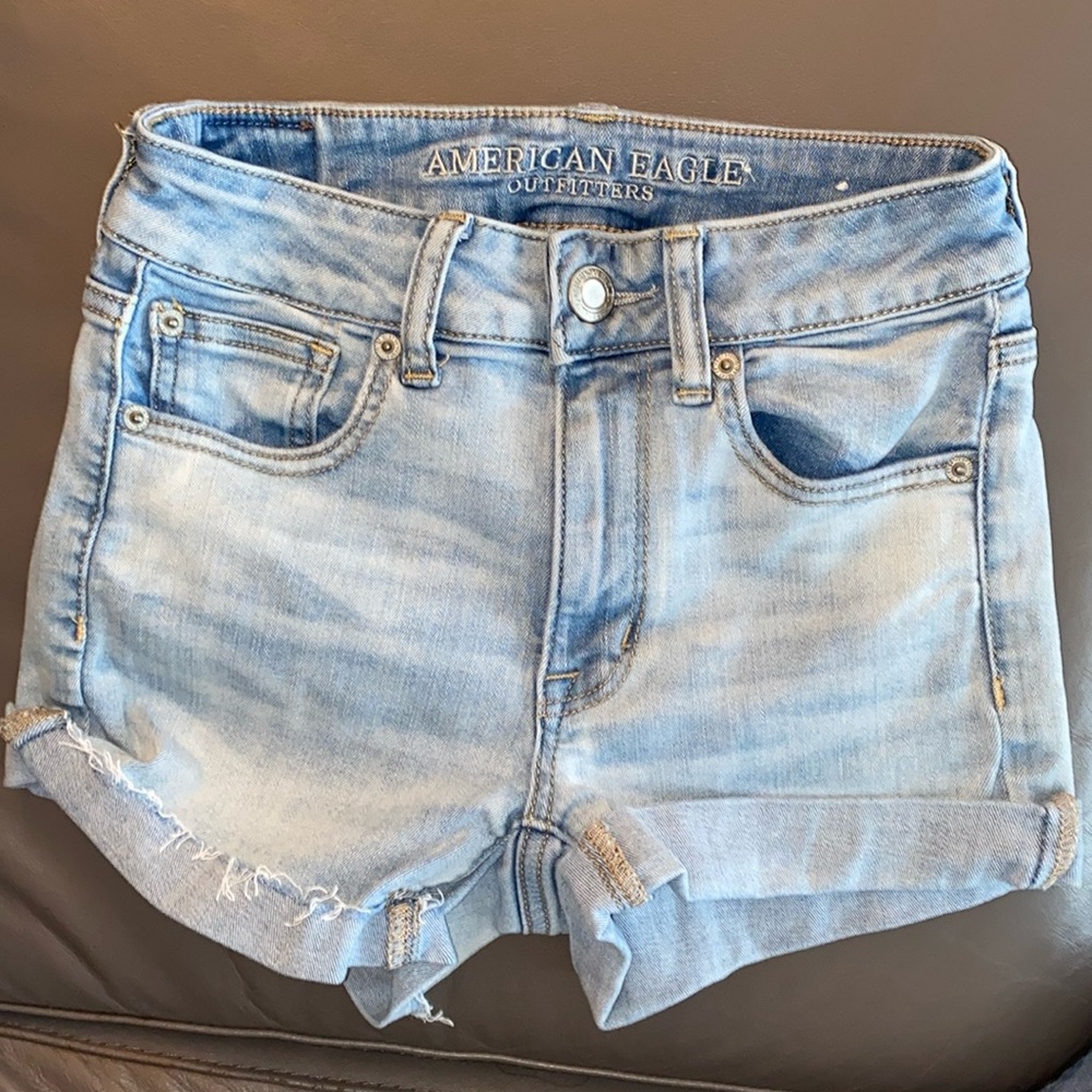 Light Blue Denim Cuffed American Eagle Next Level Stretch Short Size 2